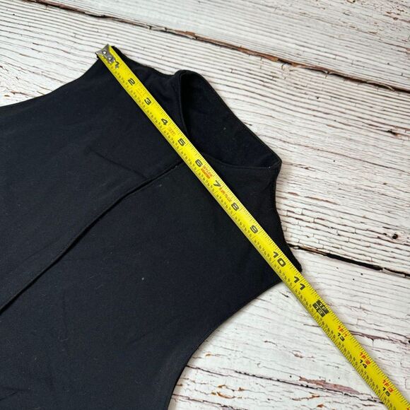 Lululemon Tank top built-in bra size 6 - Picture 4 of 8